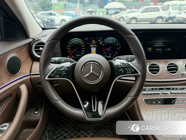 Mercedes-Benz E-class id 3908621 из Китая 4