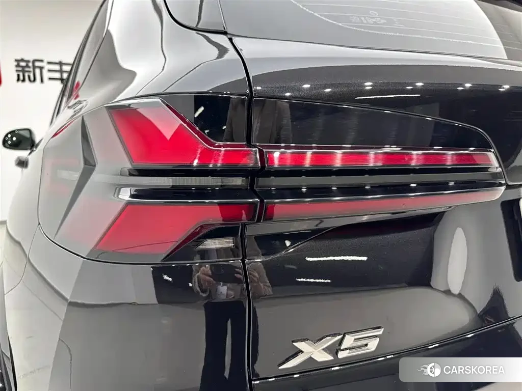 BMW X5 2026 Черный из Китая, фото 4