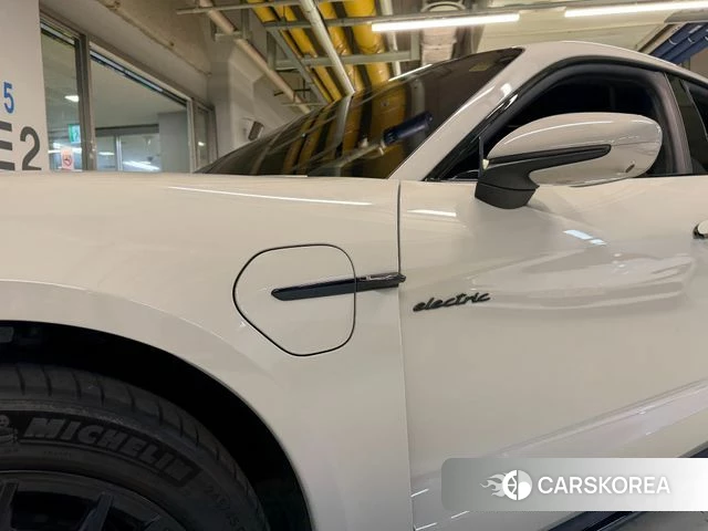 Porsche Taycan 2022 Розовый из Кореи, фото 4