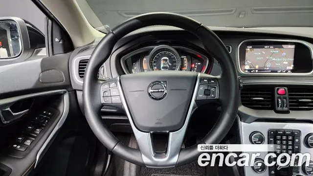 Volvo V40 Cross-Country 2018 Белый из Кореи, фото 4