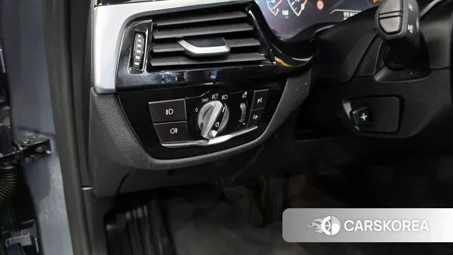 BMW 5 Series (G30) 2019 Серебряный из Кореи, фото 4