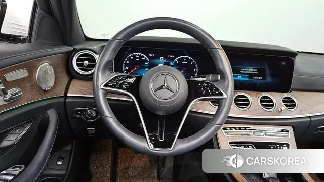 Mercedes-Benz E-Class W213 2022 Белый из Кореи, фото 4