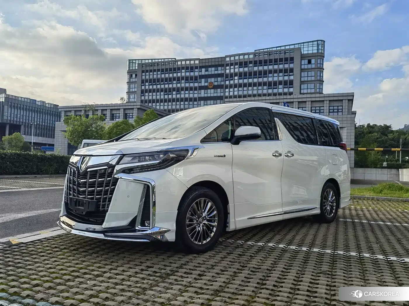 Toyota Elfa 2022 Белый из Китая, фото 4