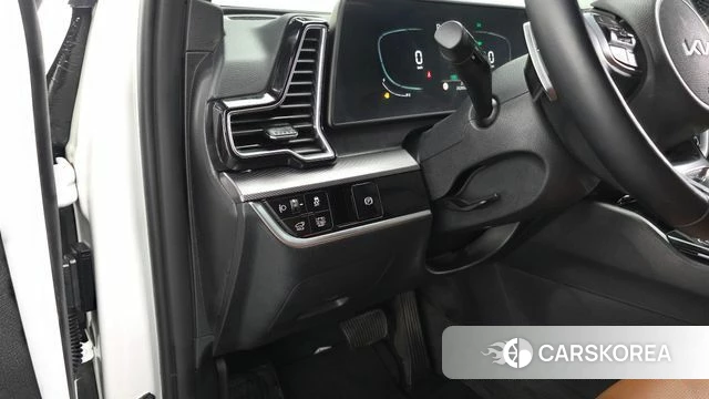 Kia Sportage 5th Generation Hybrid 2023 Белый из Кореи, фото 4