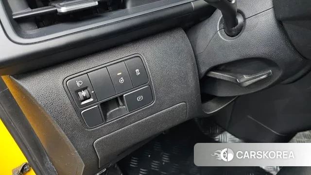 Hyundai Staria 2022 Желтый из Кореи, фото 4