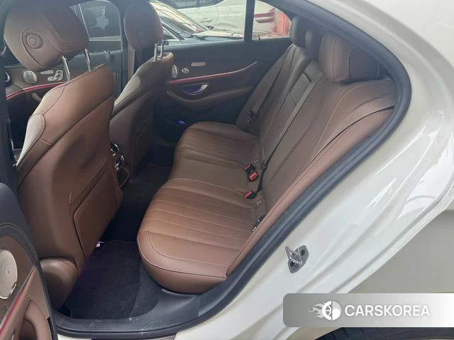 Mercedes-Benz E-Class W213 2022 Белый из Кореи, фото 4