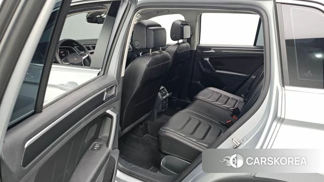 Volkswagen Tiguan second Generation 2023 Серебряный из Кореи, фото 4