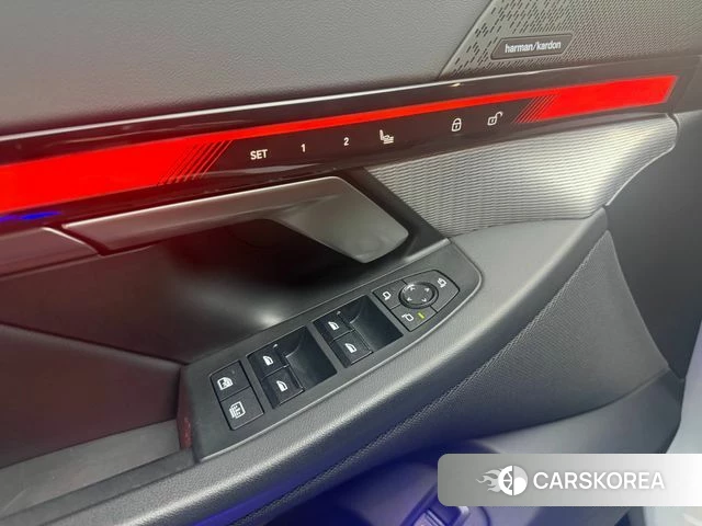 BMW 5 Series (G60) 2024 Цвет галактики из Кореи, фото 4