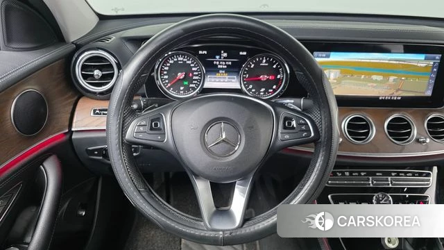 Mercedes-Benz E-Class W213 2018 Серый из Кореи, фото 4