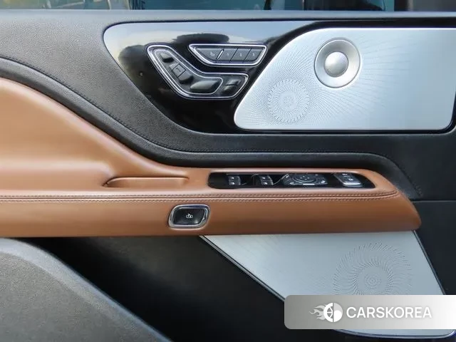 Lincoln Aviator 2nd generation 2020 Белый из Кореи, фото 4