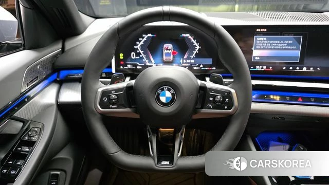 BMW 5 Series (G60) 2025 Серебристо-серый из Кореи, фото 4
