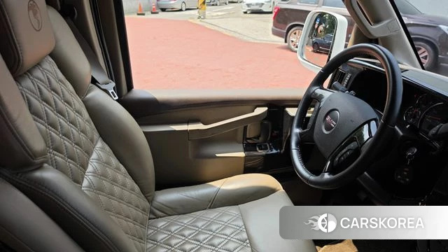 GMC Savana 2023 Белый из Кореи, фото 4