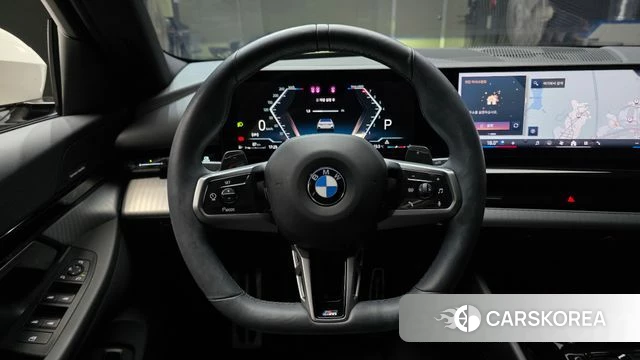 BMW 5 Series (G60) 2024 Белый из Кореи, фото 4
