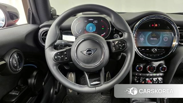Mini Cooper S 2023 Красный из Кореи, фото 4