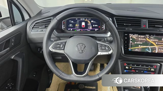 Volkswagen Tiguan second Generation 2023 Белый из Кореи, фото 4