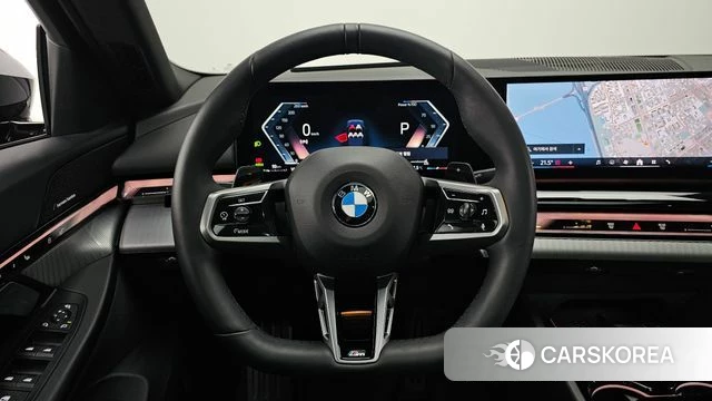 BMW 5 Series (G60) 2025 Черный из Кореи, фото 4