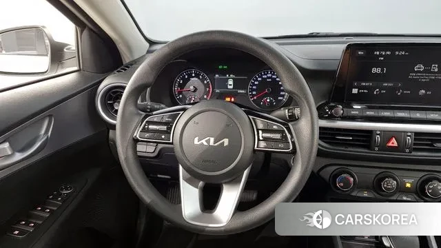 Kia The New K3 2nd generation 2024 Белый из Кореи, фото 4