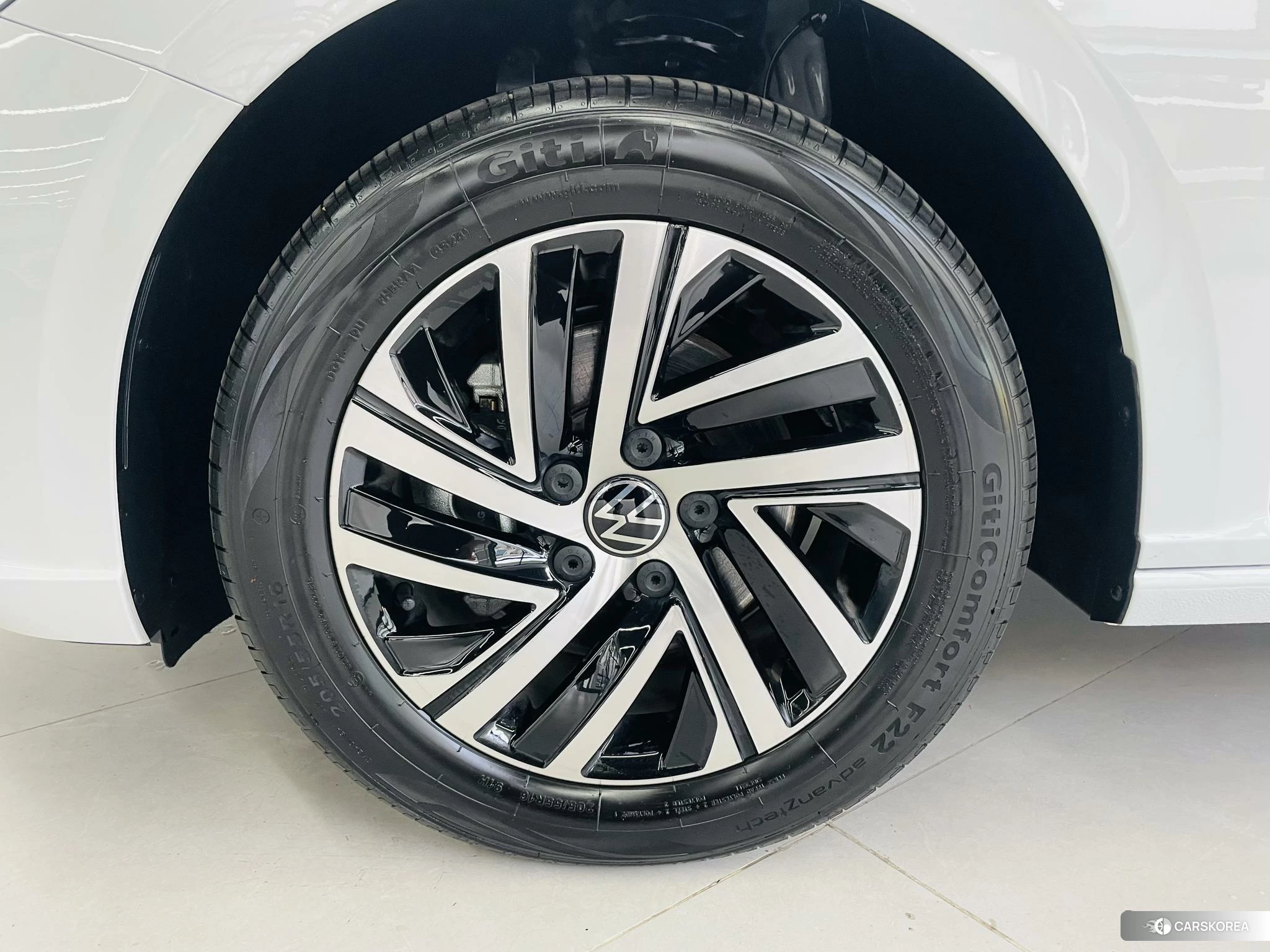 Volkswagen Lavida 2023 Белый из Китая, фото 4