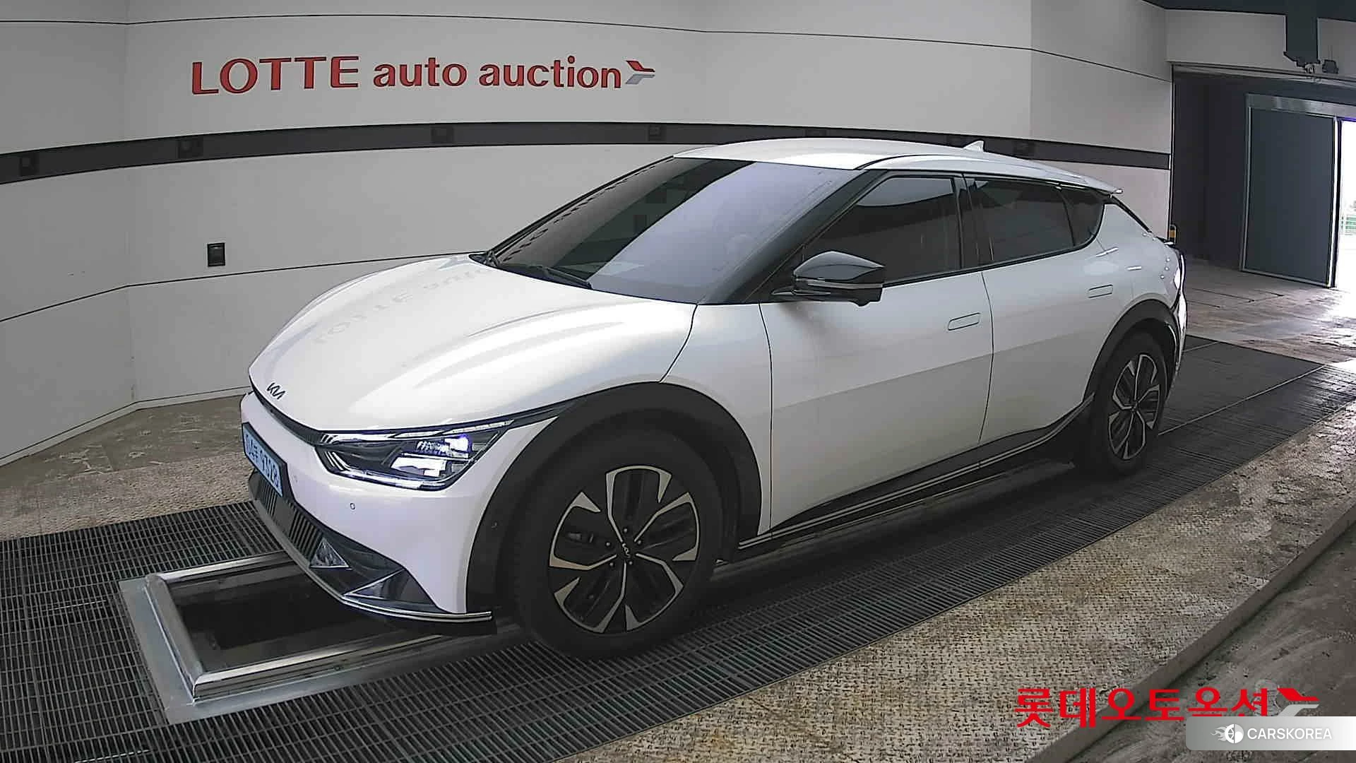 Kia EV6 2022 Snow White Pearl из Кореи, фото 4
