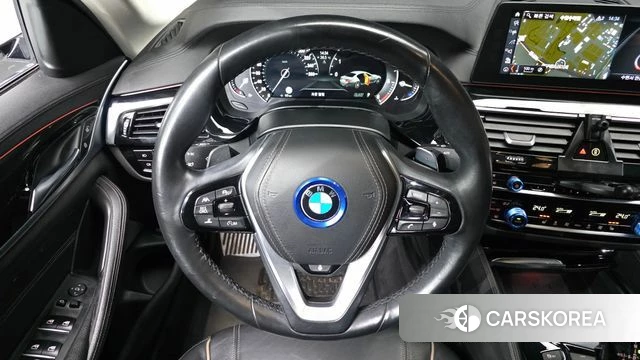BMW 5 Series (G30) 2018 Белый из Кореи, фото 4