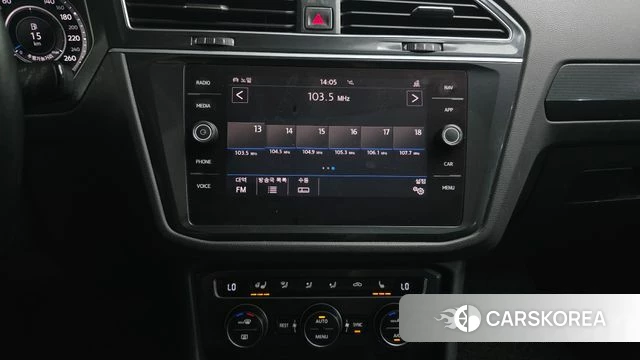 Volkswagen Tiguan second Generation 2018 Серебряный из Кореи, фото 4