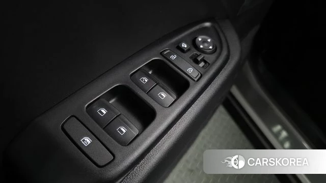 Hyundai Venue 2024 Серебристо-серый из Кореи, фото 4