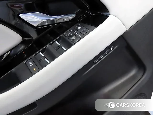 Land Rover Range Rover Evoque 2nd Generation 2025 Белый из Кореи, фото 4