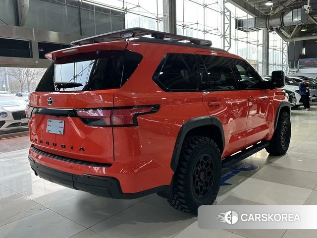 Toyota Sequoia 2023 Оранжевый из Китая, фото 4