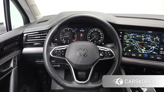 Volkswagen Touareg 3rd generation 2020 Белый из Кореи, фото 4