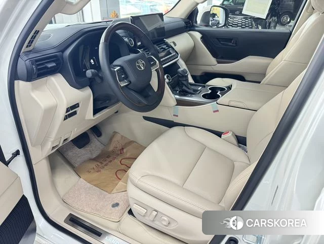 Toyota Land Cruiser (imported) 2026 Белый из Китая, фото 4