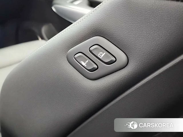 Genesis GV70 2024 Серебристо-серый из Кореи, фото 4