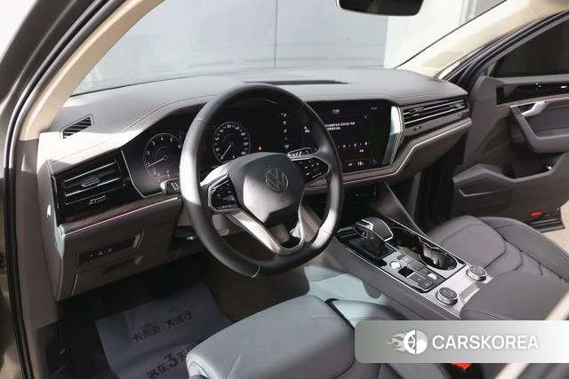 Volkswagen Touareg 2021 Черный из Китая, фото 4