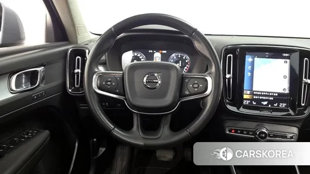 Volvo XC40 2019 Светло-серебряный цвет из Кореи, фото 4