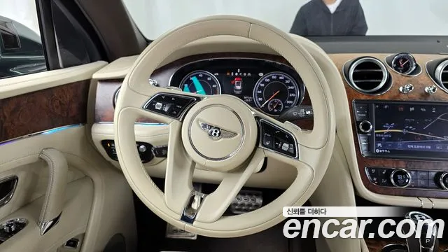 Bentley Bentayga 2018 Темно-зеленый из Кореи, фото 4