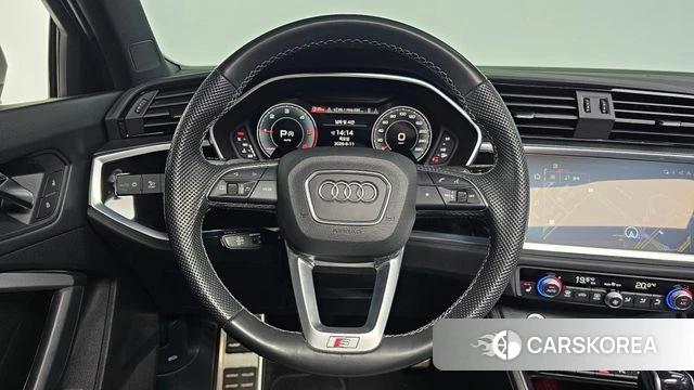 Audi Q3 (F3) 2023 Белый из Кореи, фото 4