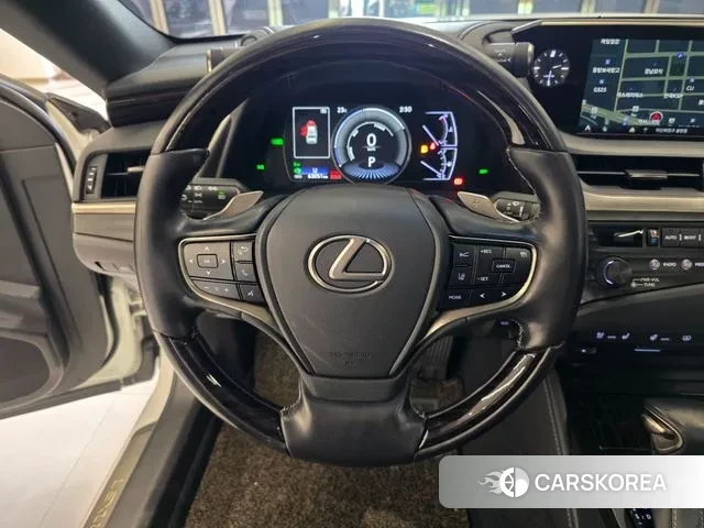 Lexus ES300h 7th generation 2020 Белый из Кореи, фото 4