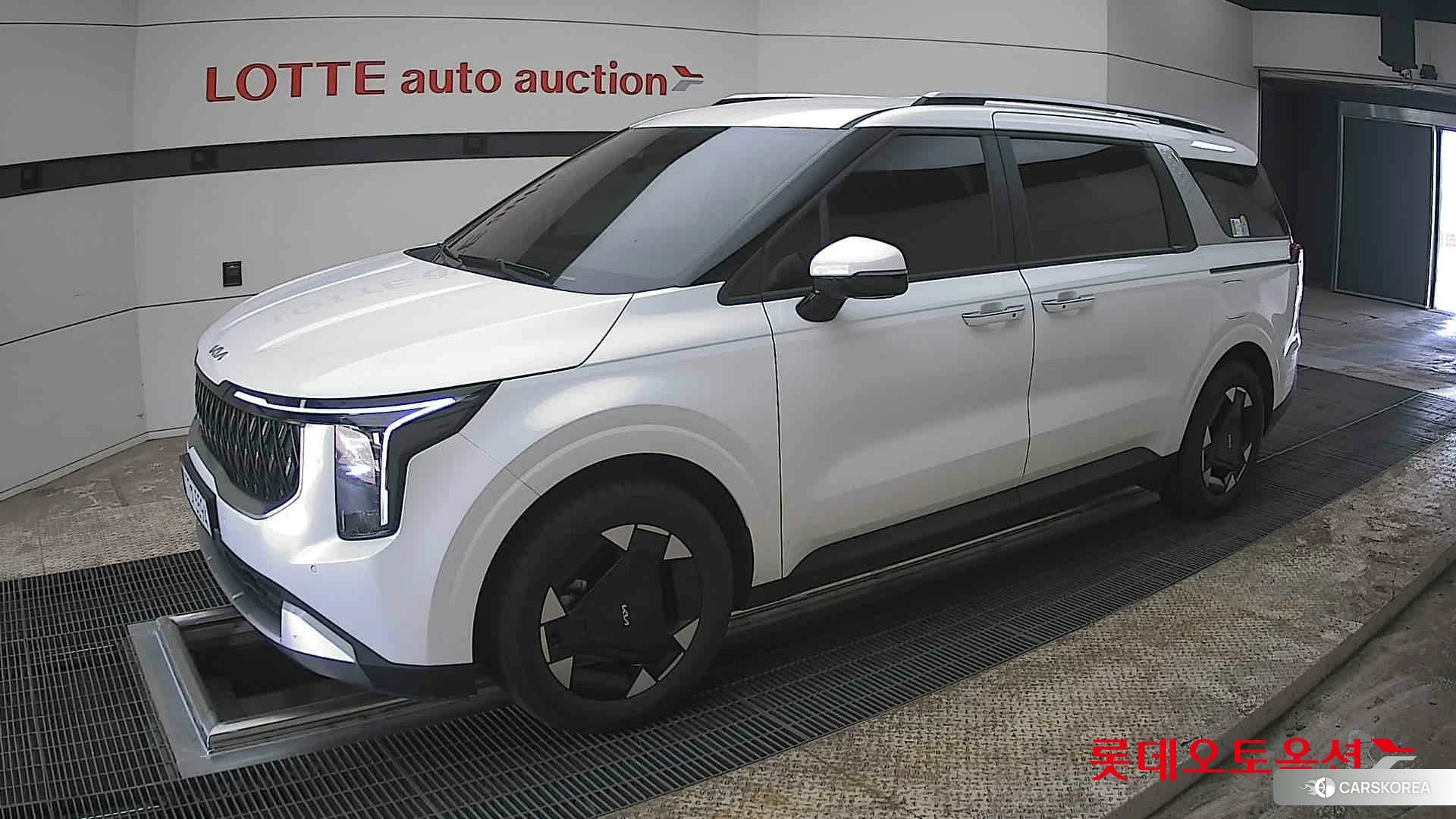 Kia Carnival Hybrid 2025 Белый из Кореи, фото 4