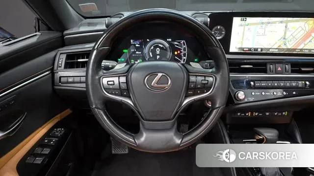 Lexus ES300h 7th generation 2022 Белый из Кореи, фото 4