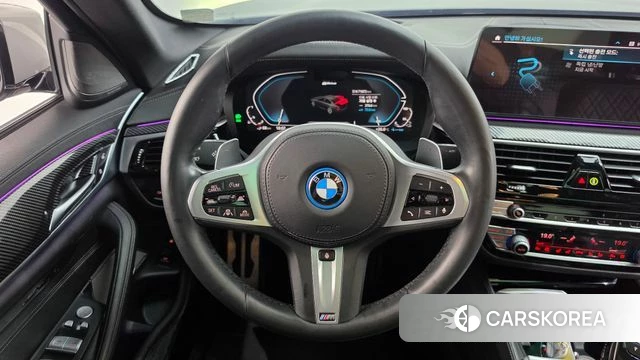BMW 5 Series (G30) 2021 Серебристо-серый из Кореи, фото 4