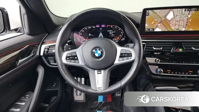 BMW 5 Series (G30) 2022 Белый из Кореи, фото 4