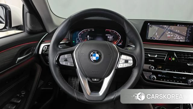 BMW 5 Series (G30) 2020 Белый из Кореи, фото 4