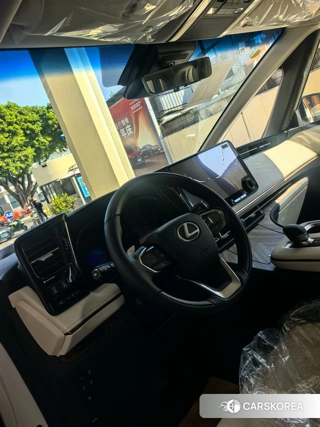 Lexus LM 2023 Белый из Китая, фото 4