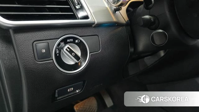 Mercedes-Benz GLE - Class W166 2018 Белый из Кореи, фото 4