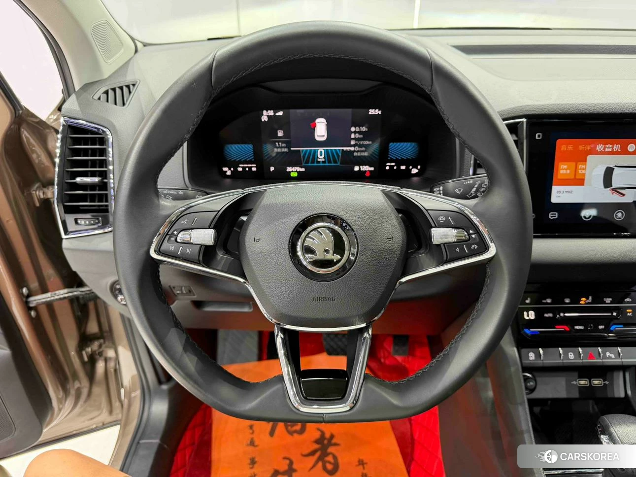 Skoda Krok 2022 Желтый из Китая, фото 4