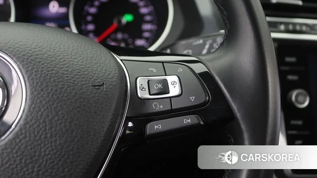 Volkswagen Tiguan second Generation 2018 Белый из Кореи, фото 4