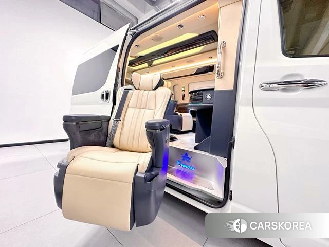 Toyota Hiace 2024 Белый из Китая, фото 4