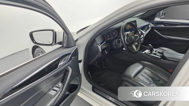 BMW 5 Series (G30) 2019 Белый из Кореи, фото 4