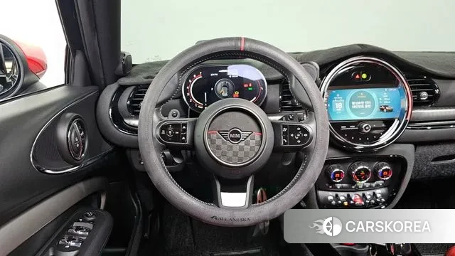 Mini Cooper S Clubman 2022 Черный из Кореи, фото 4