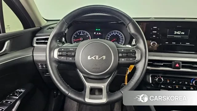 Kia K5 3rd generation 2023 Черный из Кореи, фото 4