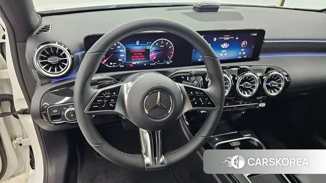 Mercedes-Benz A-Class W177 2025 Белый из Кореи, фото 4